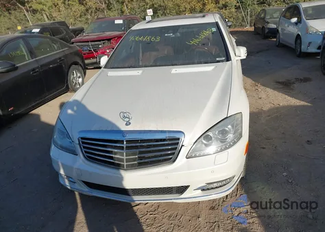 2013 Mercedes-Benz S 550 z USA, uszkodzony, nr VIN WDDNG7DB9DA495780